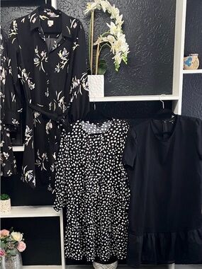 3 dresses. Black & Floral Long Sleeve. Target . (Different sizes , read descr)